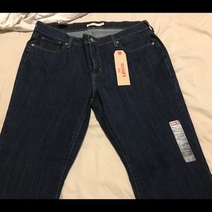 Women’s Levi’s relaxed bootcut jeans